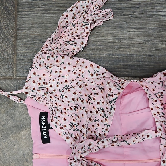 Kittenish Pink Floral Cutout Dress - Picture 2 of 3